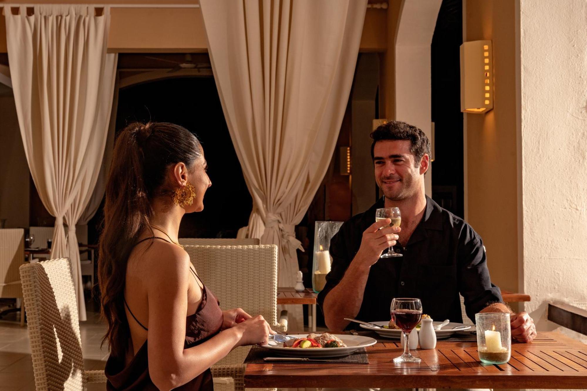 Jaz Neo Almazino, Almaza Bay Hotel Majid Abu Zayd Bagian luar foto